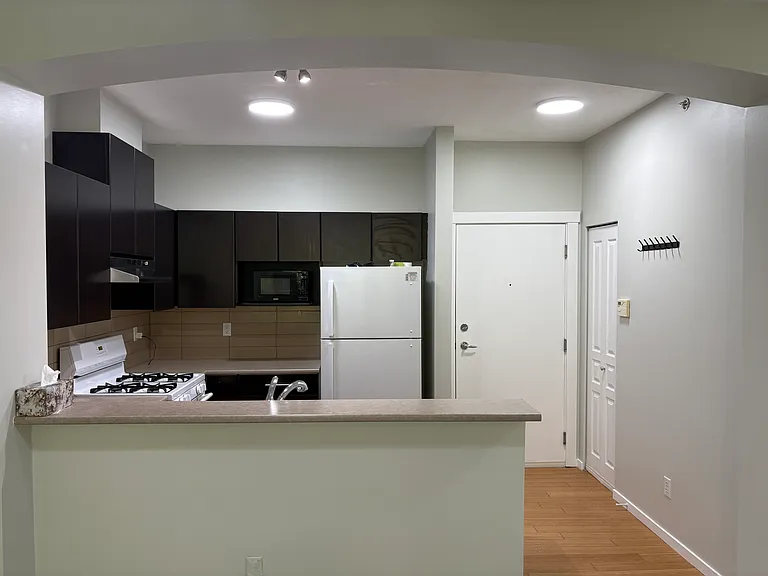 9319 University Cres — Photo 5