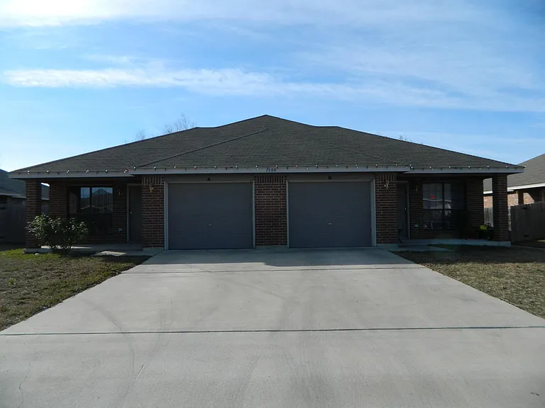 1500 Nicholas Cir #A — Photo 3