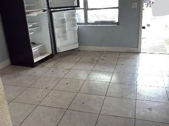 2nd image of 5820 Mayo St