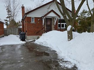 6 Waltonice Rd, Toronto, ON M1M3G5