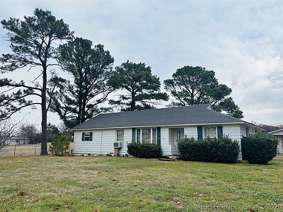 2nd image of 918 Harvey Rd