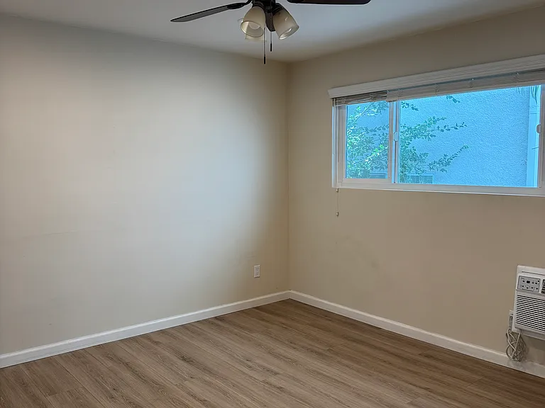 3910 Beethoven St #6 — Photo 16