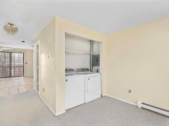 5th image of 1605 Douglas Ave APT 1