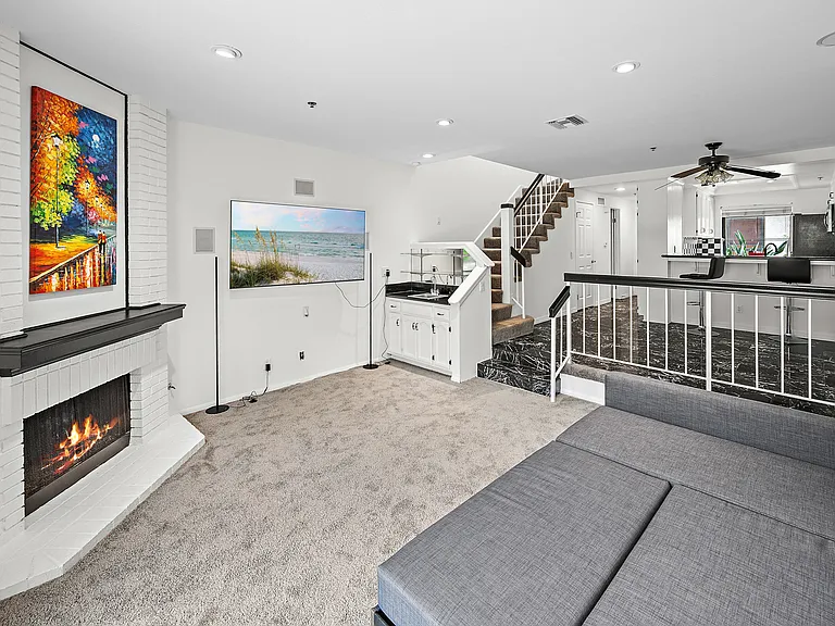 356 Molokai Dr — Photo 25