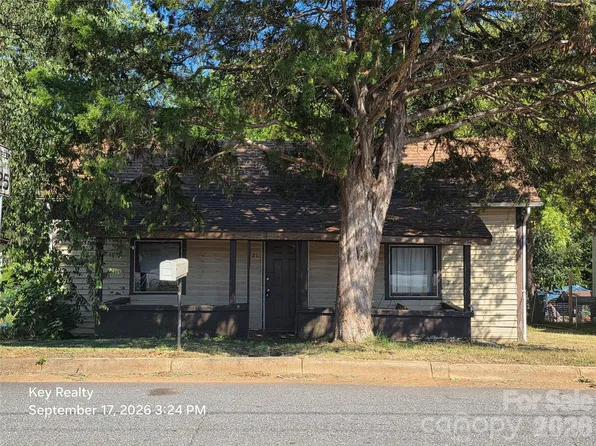 521 N Davis Ave, Newton, NC 28658