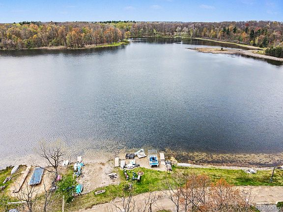 5th image of 4375 Skinner Lake Rd