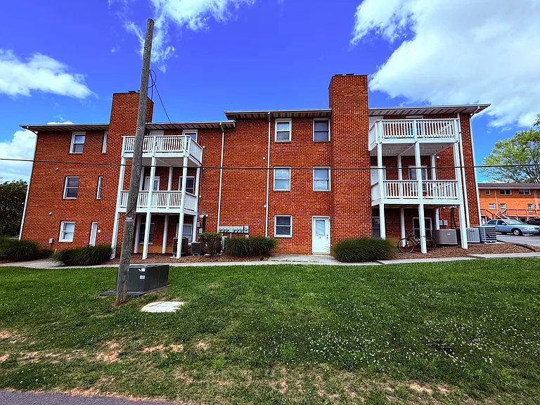 1407 Toms Creek Rd #15 — Photo 7