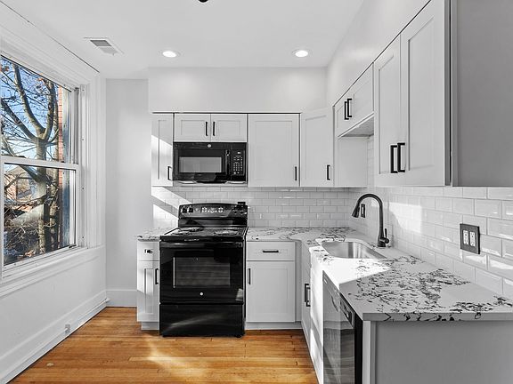 5th image of 6055 Jackson St APT 4
