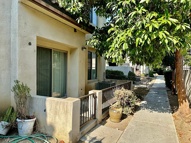 968 S Highland Ave — Photo 5