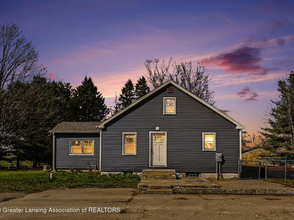 7097 S Clinton Trl, Eaton Rapids, MI 48827