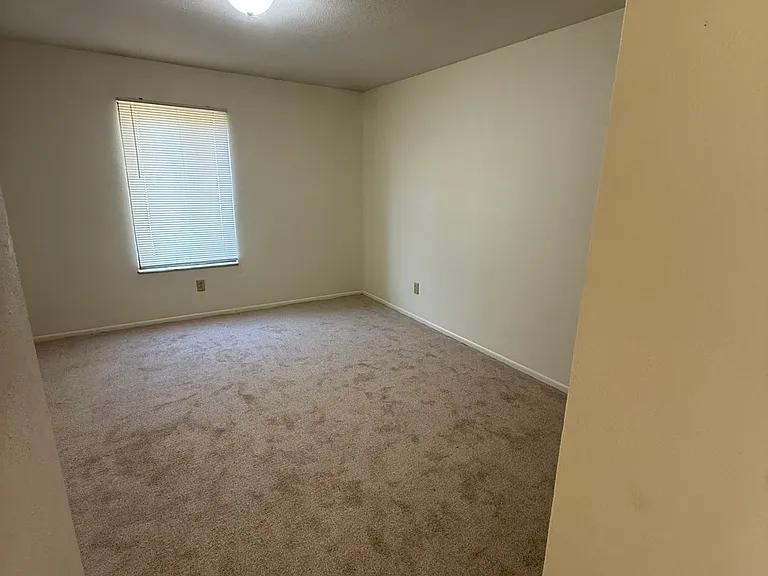 1701 Brownstone Blvd #4 — Photo 8