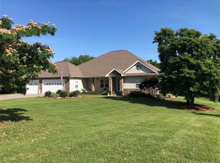 2 Falcon Nest Rd, Eufaula, OK 74432