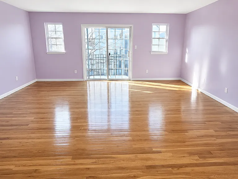 372-374 S 19th St #B — Photo 6