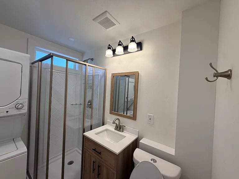 1324 NW Albany Ave #B — Photo 9