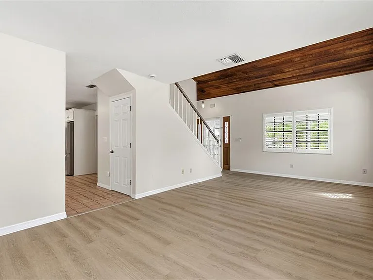 345 Bailey St — Photo 9