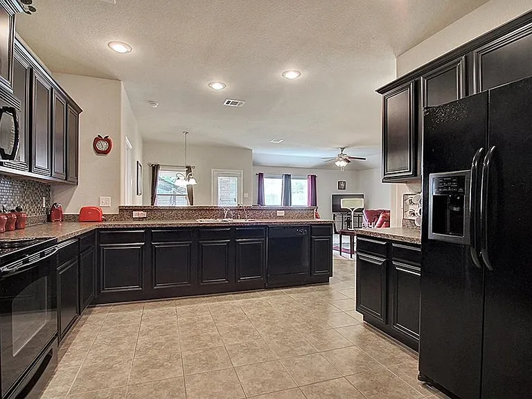 144 Meadow Crest Dr — Photo 3