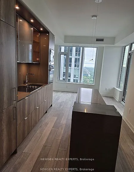 11 Yorkville Ave #4807 — Photo 8
