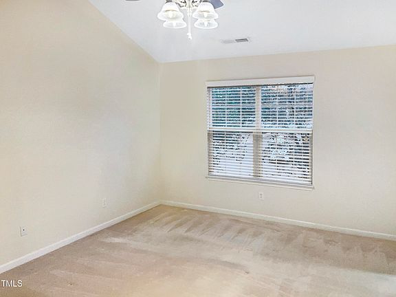5th image of 520 Summer Breeze Dr