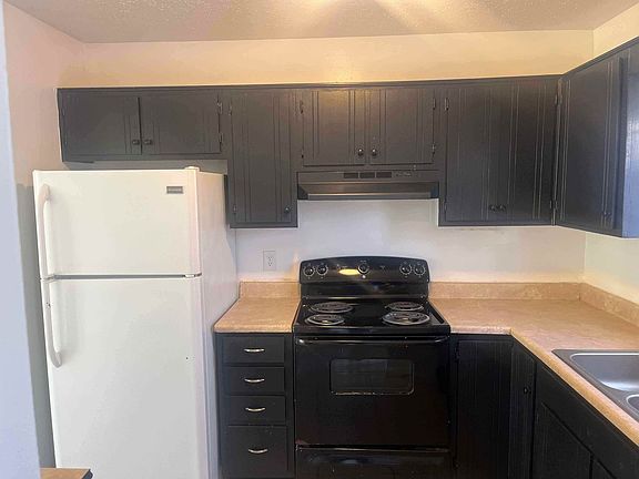 3rd image of 126 Skyline Dr APT D