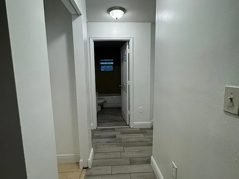 22250 Miami Ave — Photo 10