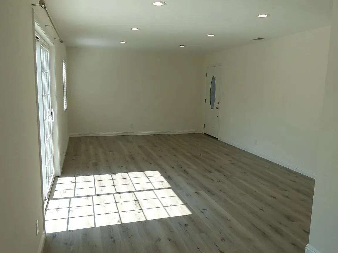 4 bed, 1136 sqft, $3,300 — Photo 2