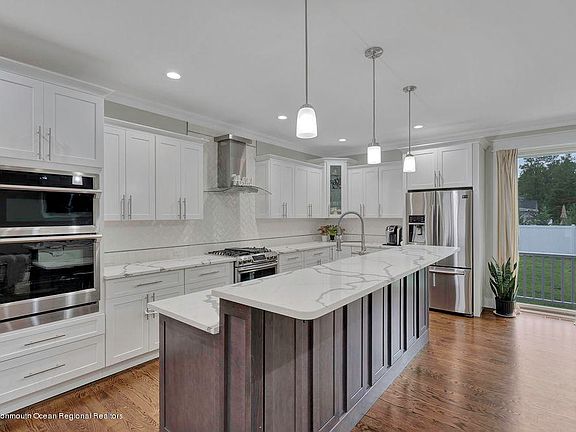 3rd image of 589 W Park Ave