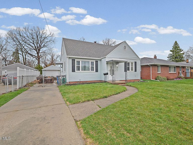 Listing photo 2