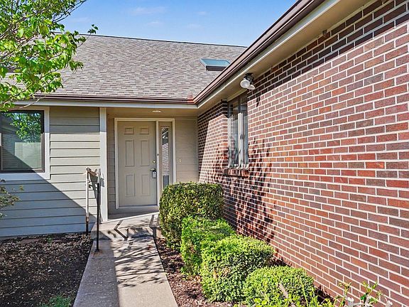 2nd image of 4723 Balmoral Dr
