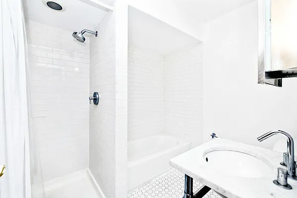 Rented by Keller Williams NYC | media 23