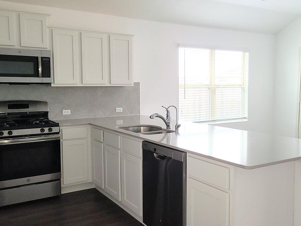 1st image of 155 Mineral Springs Dr
