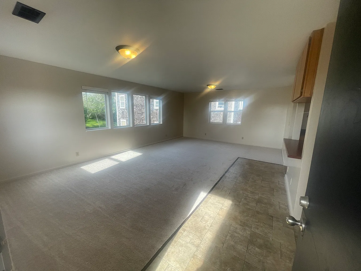 4 bed, 950 sqft, $2,300 — Photo 4