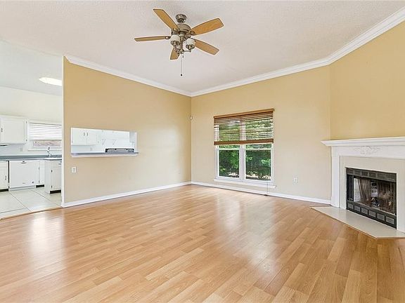 4th image of 13160 Maple Wood Dr