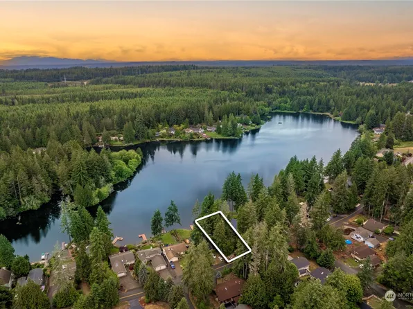 260 E Lakeshore Drive, Allyn, WA 98524