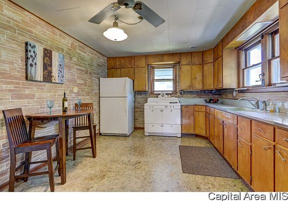5th image of 322 N Bissell St
