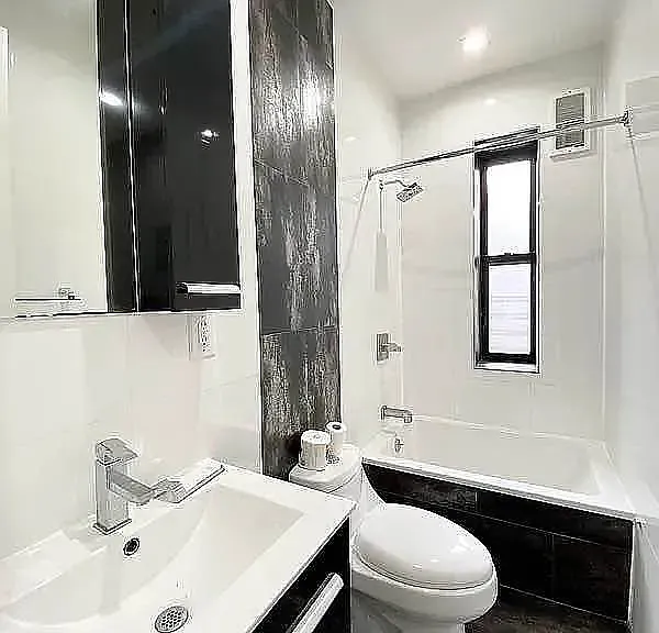 4308 Broadway #21 — Photo 4