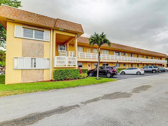 2nd image of 5160 SW 40th Ave APT 26D