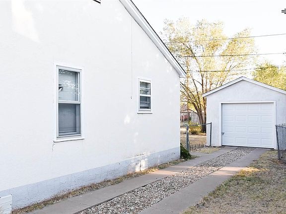 2nd image of 909 E 10th St