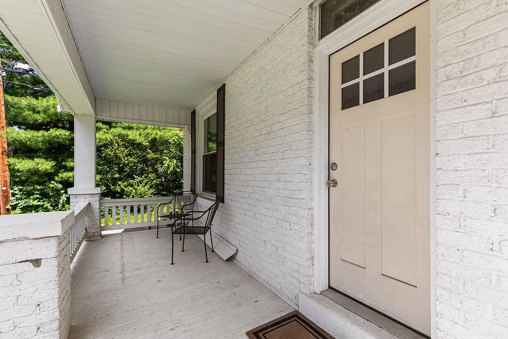 4 bed, 2.5 bath, 1540 sqft, $2,500 — Photo 4