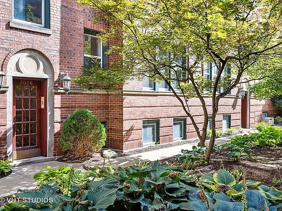 2nd image of 2026 N Burling St APT 307
