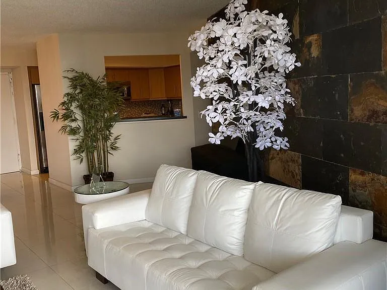 3500 Mystic Pointe Dr #2607 — Photo 6