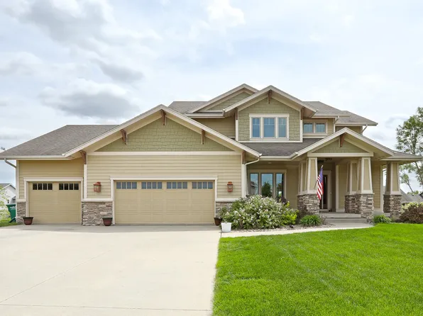 422 Stonegate Ct SW, Altoona, IA 50009