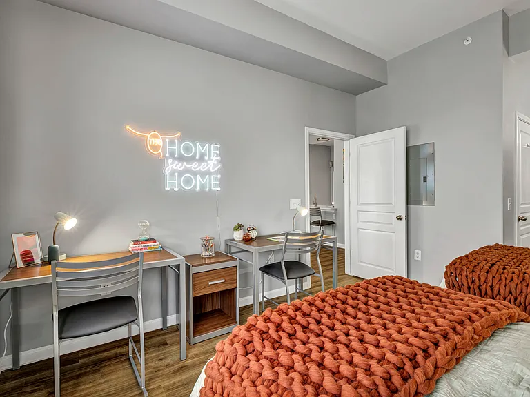 The Quarters Grayson House (Student Housing - Rent by the Bed) — Photo 77