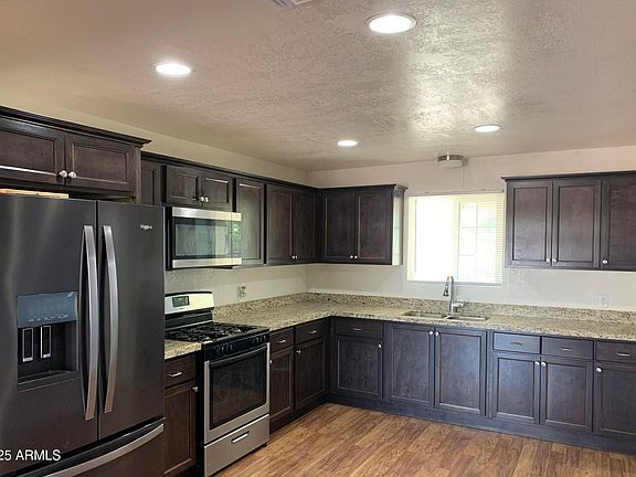 3rd image of 111 W CHAMBERS Street