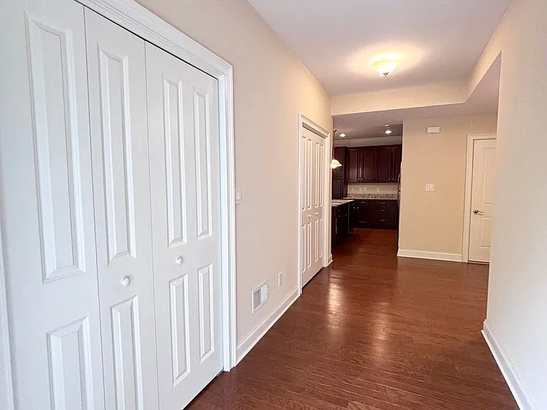 616 Lois Ln #616 — Photo 4