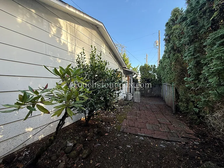 1411 SE 130th Ave — Photo 26
