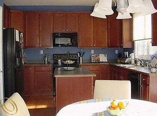 1183 Corral Ln, South Lyon, MI