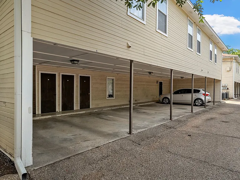 2332 Melissa Dr — Photo 1