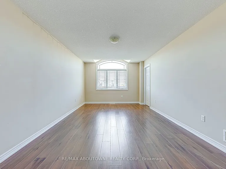 816 Roulston St — Photo 37