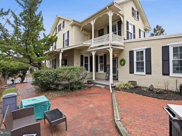 334 E High St, Elizabethtown, PA 17022