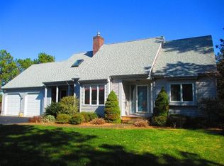 2 Oxfordshire Pl, Mashpee, MA 02649
